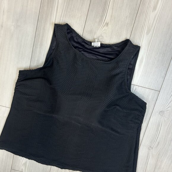 Lands’ End Size 24W Textured Black Tankini Top Build In Padded Bra High Neck - Picture 3 of 8